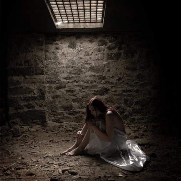 Meet your Posher, Beatrice - Picture 1 of 1